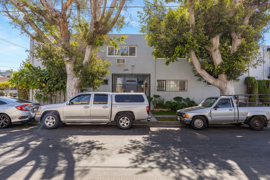 More Photos Of 1596 W 24th St, Los Angeles Apartments For Sale