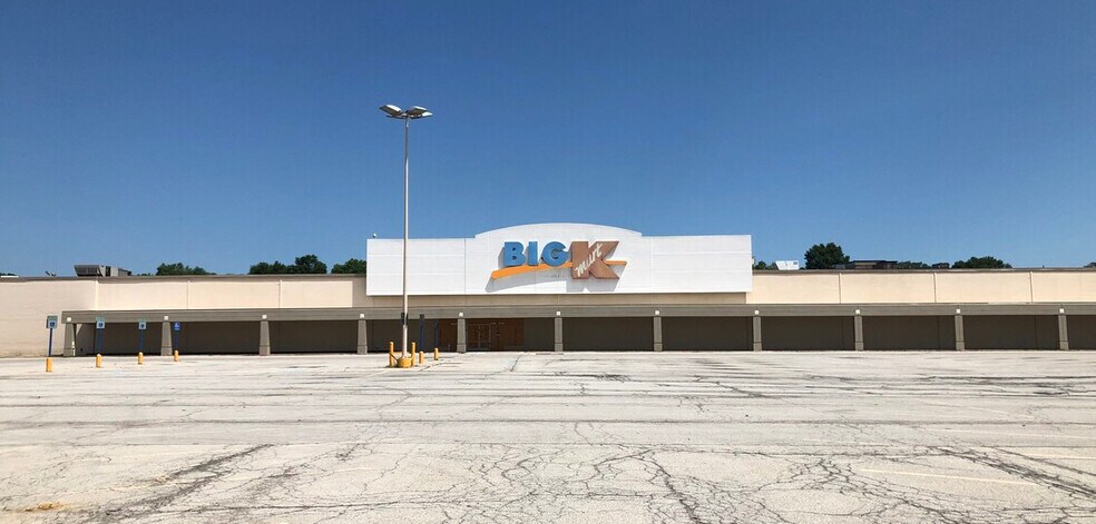 More Photos Of 7836 State Ave, Kansas City Freestanding For Lease