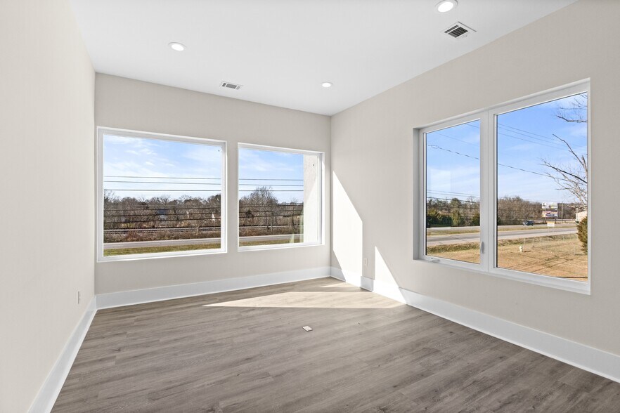 More Photos Of 5824 New Nashville Hwy, Murfreesboro Warehouse For Lease