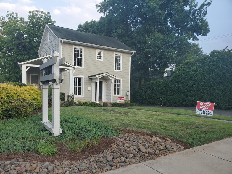More Photos Of 1821 Cumberland Ave, Charlotte Medical For Lease