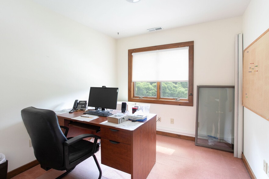 More Photos Of 2049 S Undermountain Rd, Sheffield Schools For Sale