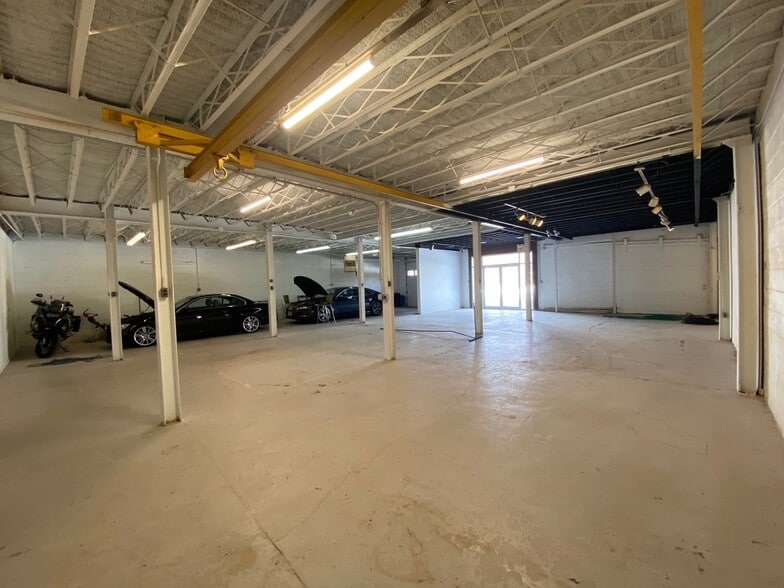 More Photos Of 20234 Detroit Rd, Rocky River Office For Lease
