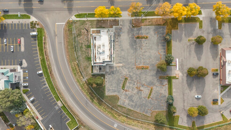 More Photos Of 950 Lindsay Blvd, Idaho Falls Restaurant For Lease