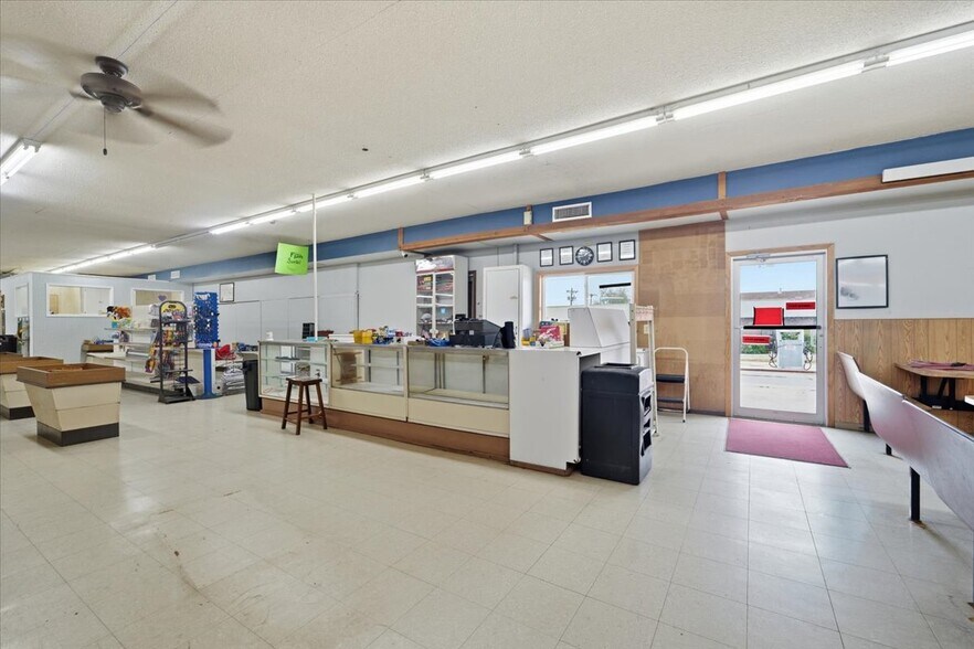 More Photos Of 407 Main St, Union Freestanding For Sale