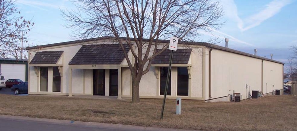 More Photos Of 310 N Winchester St, Olathe Warehouse For Sale