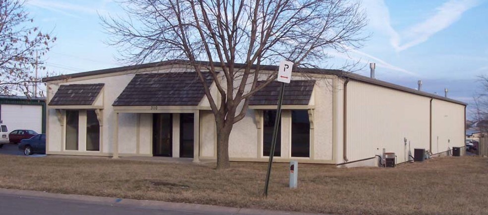 More Photos Of 310 N Winchester St, Olathe Warehouse For Sale