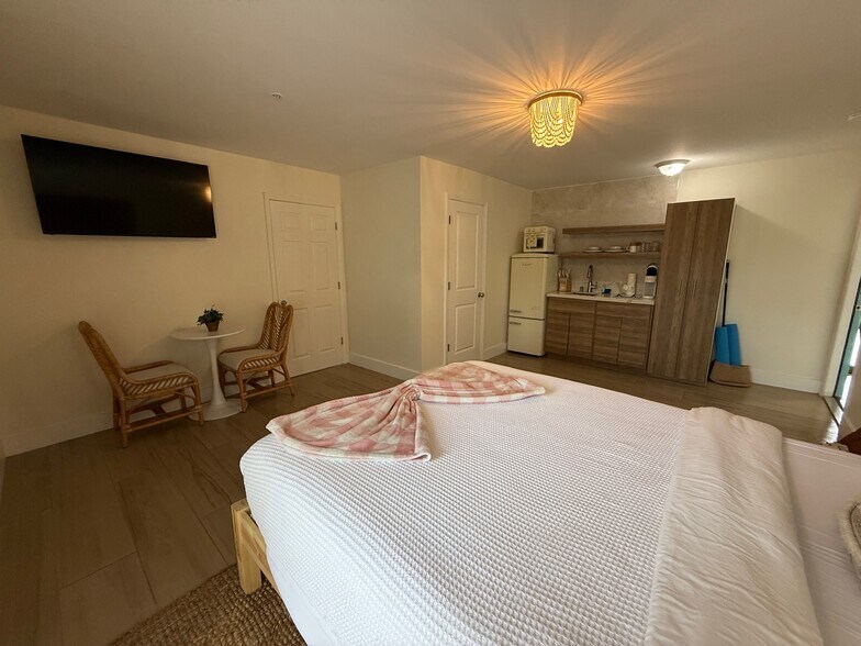 More Photos Of 2502 Tamarind Dr, Hutchinson Island Hotel For Sale