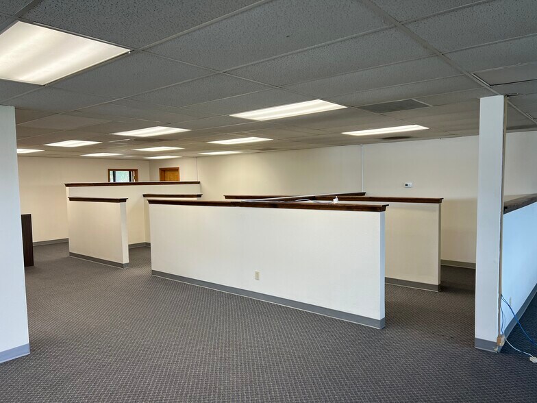 More Photos Of 4937 Indian School Rd NE, Salem Office For Lease