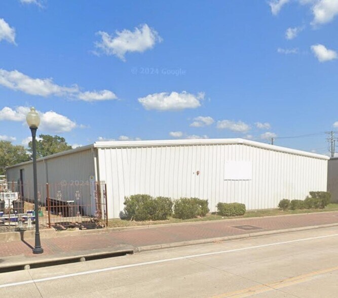 Primary Photo Of 1036 Calder Ave, Beaumont Warehouse For Sale
