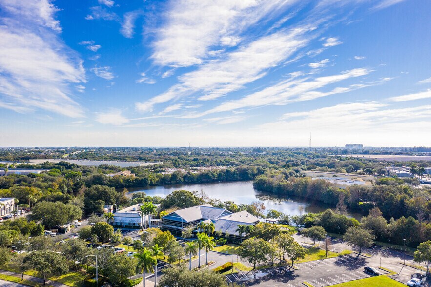 More Photos Of 2600 Quantum Blvd, Boynton Beach Office For Lease