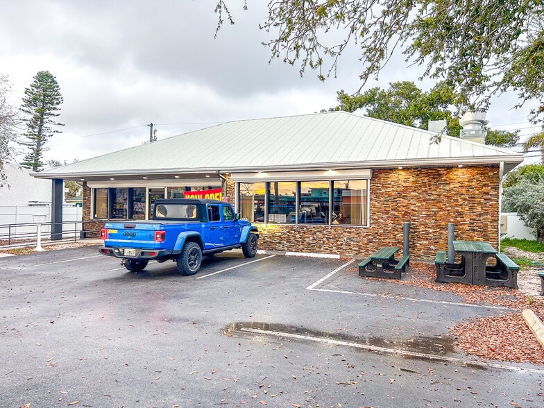 More Photos Of 6655 Gulf Blvd, Saint Petersburg Freestanding For Sale