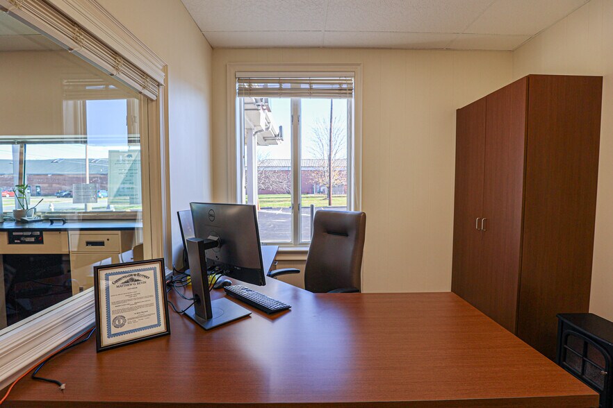 More Photos Of 630 Jefferson St, Paducah Office For Sale