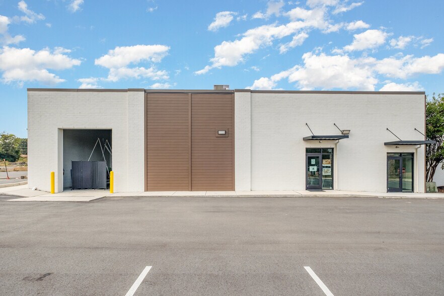 More Photos Of 2150 Cherry Rd, Rock Hill Flex For Lease