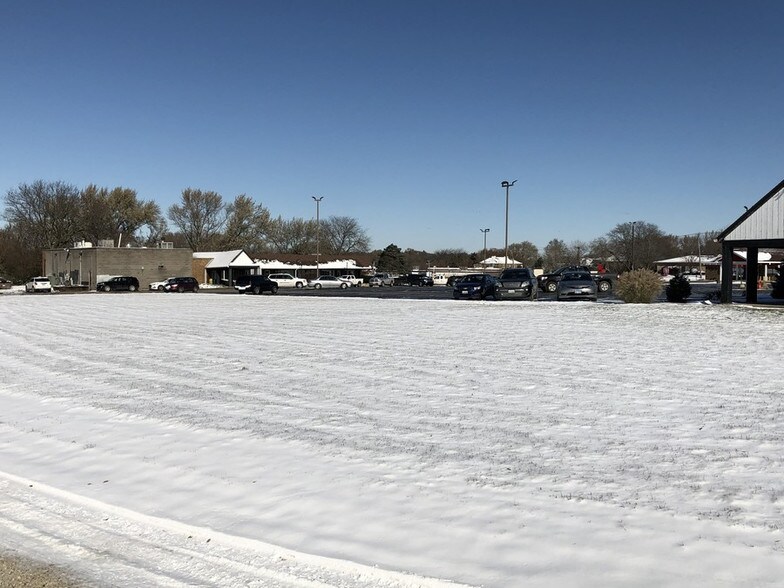 More Photos Of 21 Boulder Hill Pass, Montgomery Land For Lease