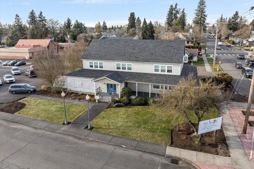 More Photos Of 113 N Elm St, Canby Restaurant For Lease