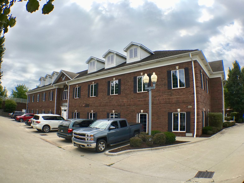 Primary Photo Of 1370 E Primrose St, Springfield Office For Lease