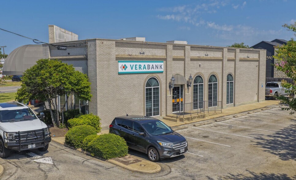 More Photos Of 902 Palm Valley Blvd, Round Rock Bank For Sale