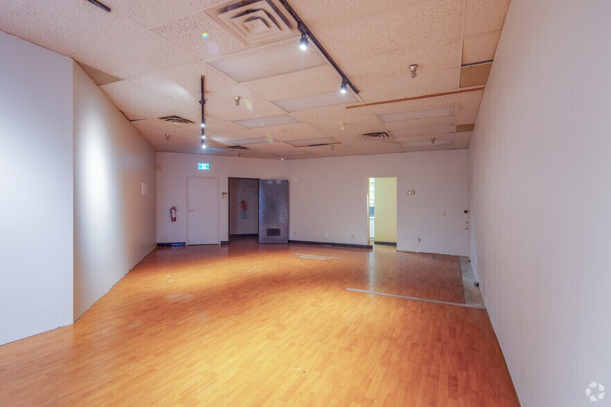 More Photos Of 1601-1715 152 St, Surrey General Retail For Lease