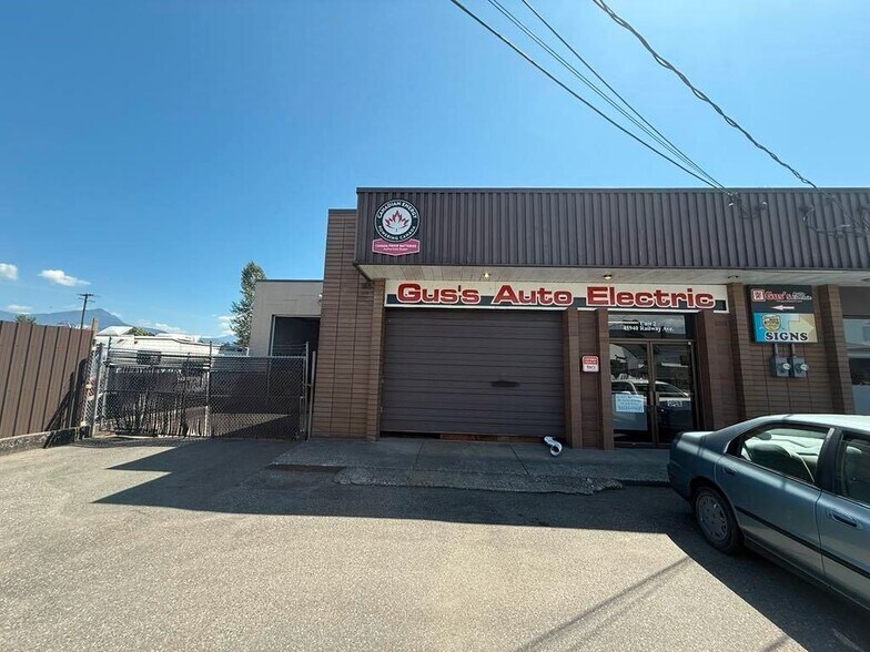 More Photos Of 45940 Railway Ave, Chilliwack Auto Repair For Sale