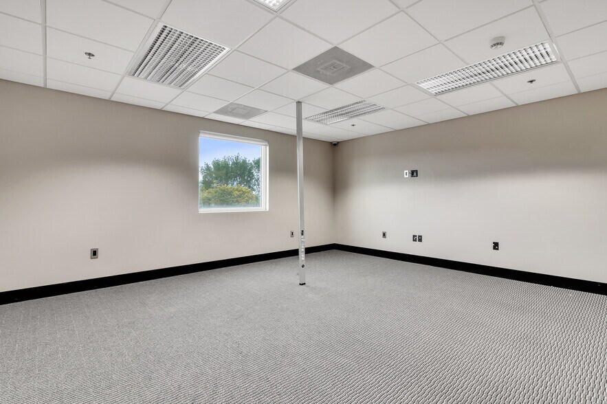 More Photos Of 12595 SW 137th Ave, Miami Office Residential For Lease