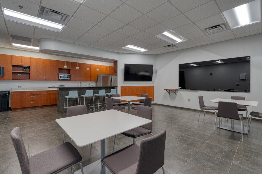 More Photos Of 8220 San Pedro NE, Albuquerque Office For Lease