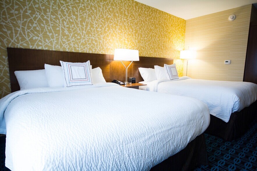 More Photos Of 948 Platte River Blvd, Brighton Hotel For Sale