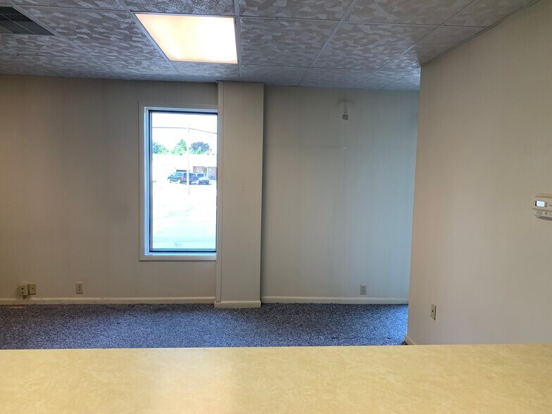 More Photos Of 817 Kilbourne St, Bellevue Medical For Lease