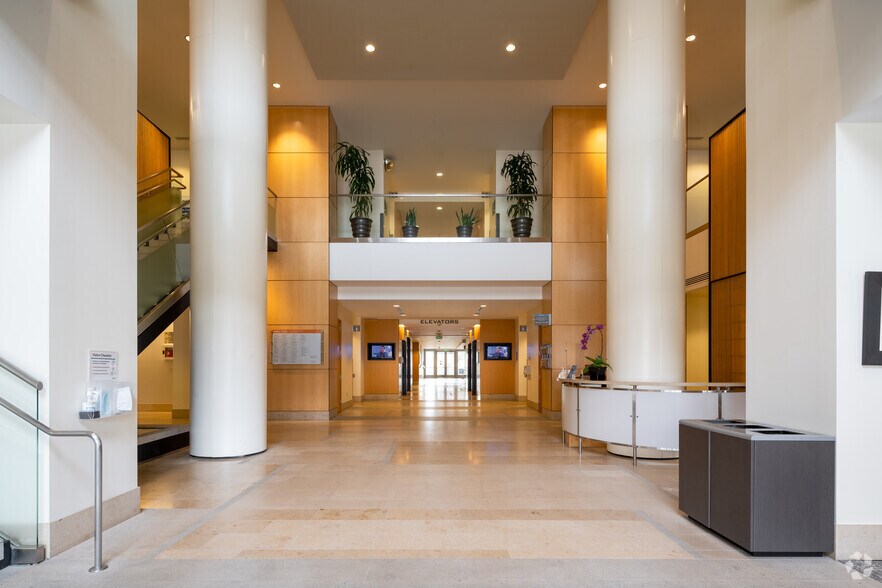 More Photos Of 550 17th Ave, Seattle Unknown For Lease