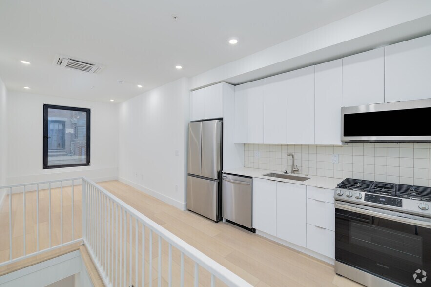 More Photos Of 2007 Cambridge St, Philadelphia Apartments For Sale