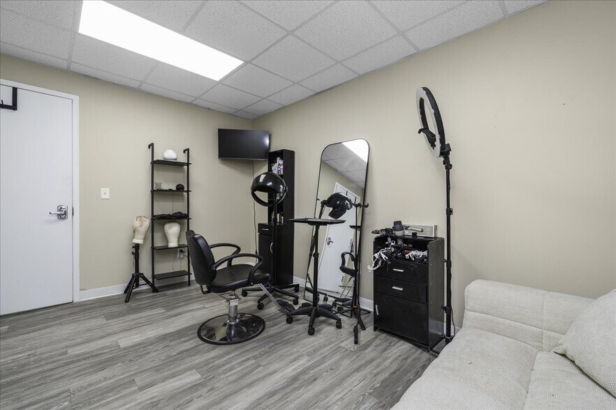 More Photos Of 2001 Route 17M, Goshen Medical For Lease