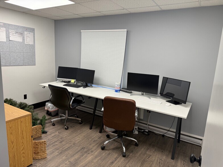 More Photos Of 584 Meadow St, Agawam Medical For Lease