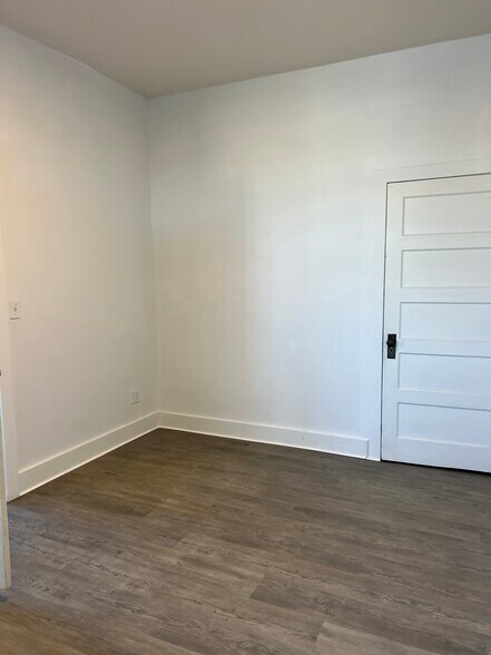 More Photos Of 10 S Main St, Payson Storefront For Sale