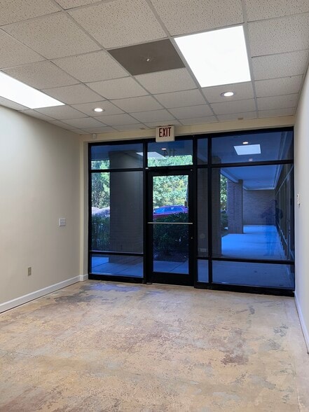 More Photos Of 3721 Lynn Rd, Raleigh Unknown For Lease
