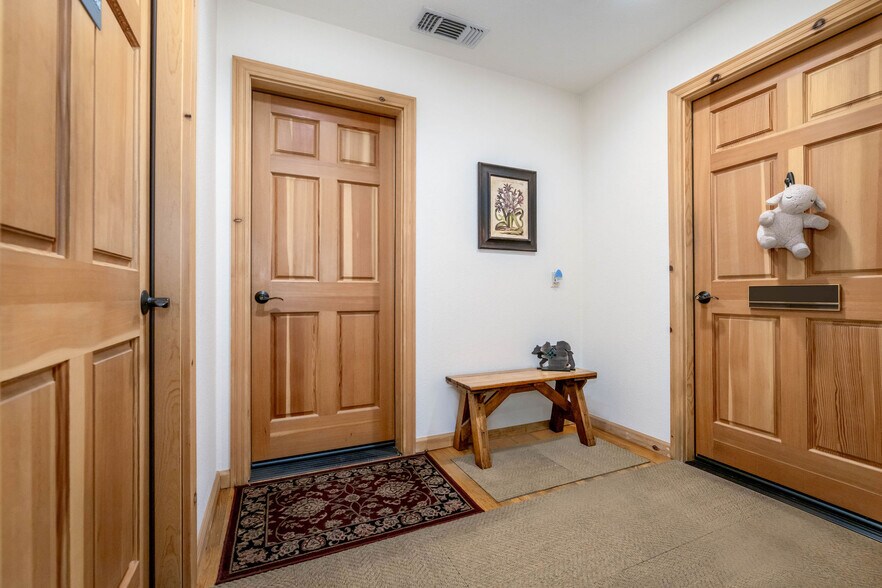 More Photos Of 825 Zion St, Nevada City Office For Sale