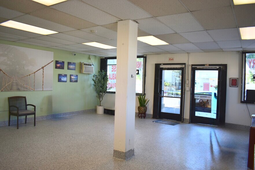 More Photos Of 14812 Paramount Blvd, Paramount Fast Food For Sale