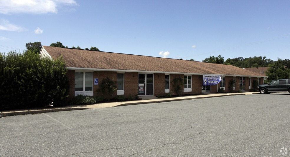 More Photos Of 10244-10258 Kings Hwy, King George Medical For Sale