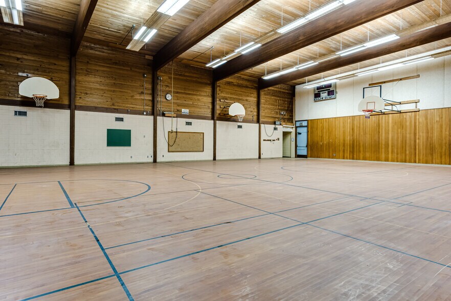 More Photos Of 80304 Old Lorane Hwy, Eugene Lodge Meeting Hall For Sale