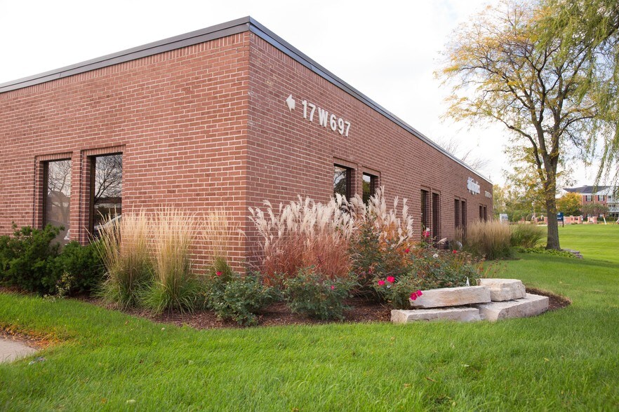 More Photos Of 17W695-17W745 Butterfield Rd, Oakbrook Terrace Office For Lease