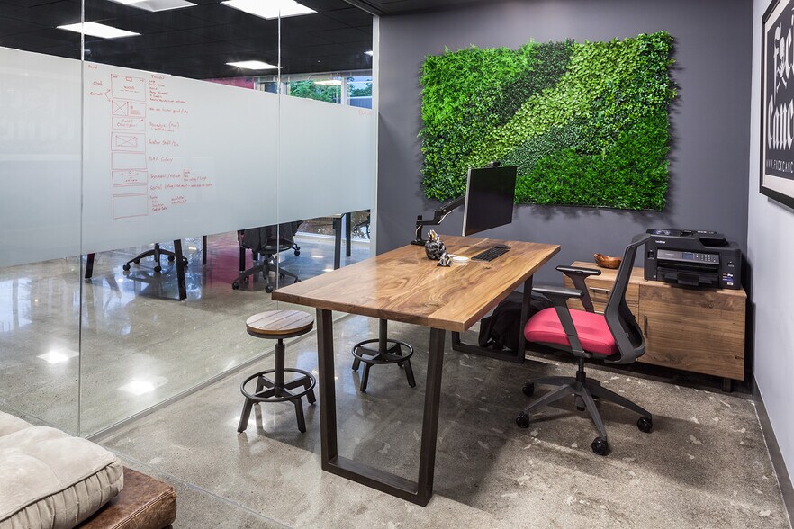 More Photos Of 25361 Commercentre Dr, Lake Forest Loft Creative Space For Lease