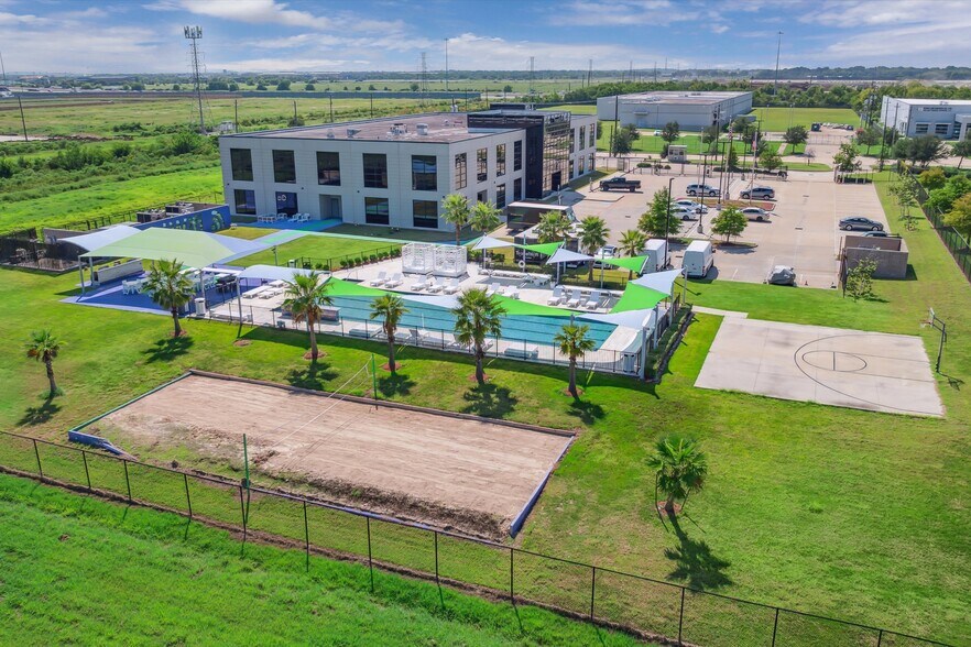 More Photos Of 9251 Park South Vw, Houston Office For Lease