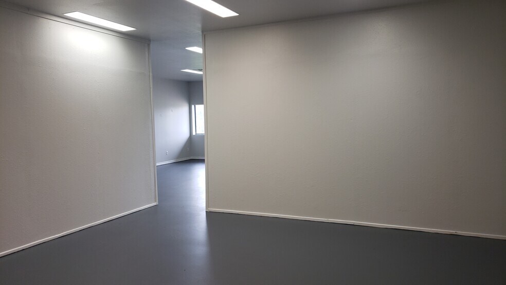 More Photos Of 6725 E US Highway 80, Longview Storefront Retail Office For Lease