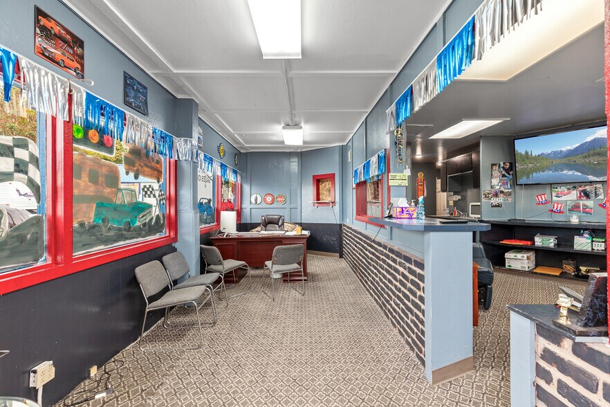 More Photos Of 2929 N Government Way, Coeur d'Alene Auto Dealership For Sale