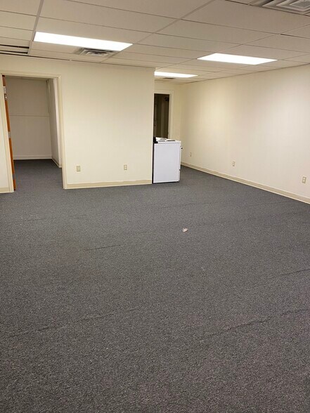 More Photos Of 90 S Park St, Willimantic Warehouse For Lease