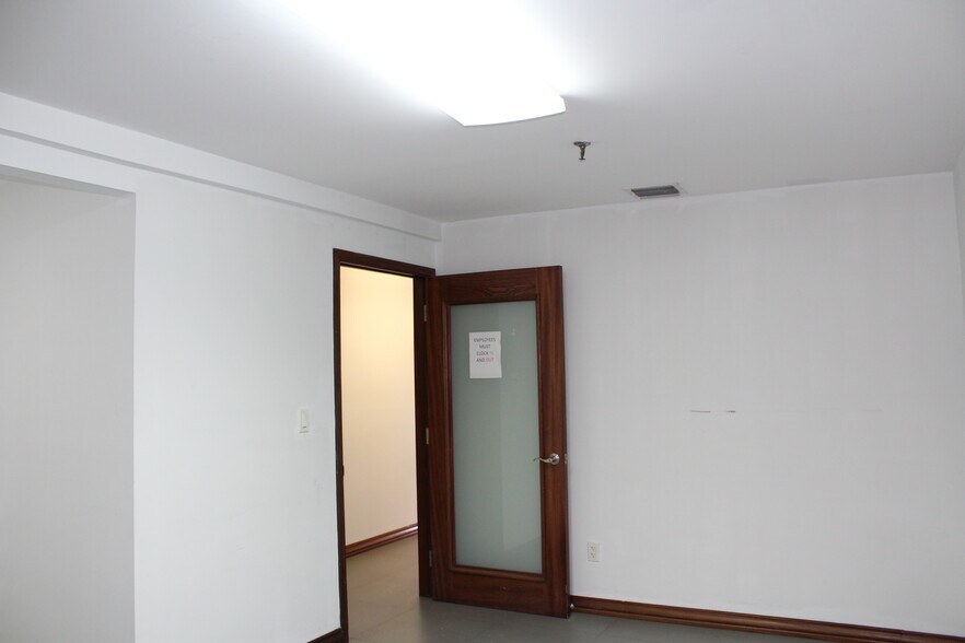 More Photos Of 1970 NW 70th Ave, Miami Warehouse For Lease