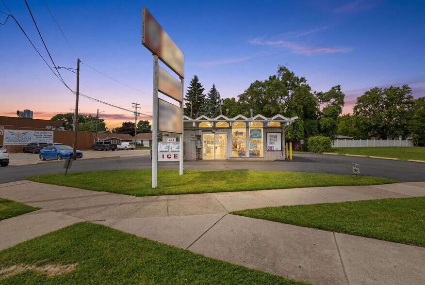 Primary Photo Of 14650 Champaign Rd, Allen Park General Retail For Sale