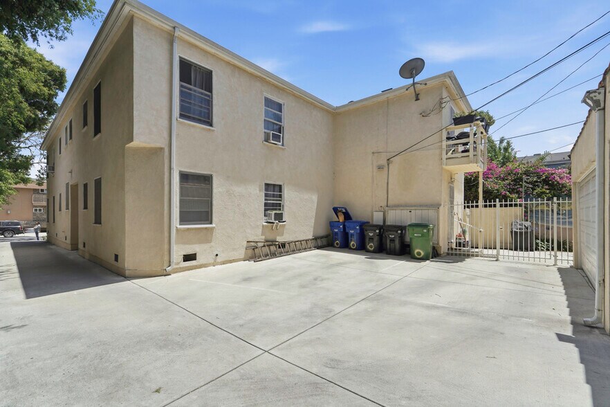 More Photos Of 1135 S Corning St, Los Angeles Apartments For Sale