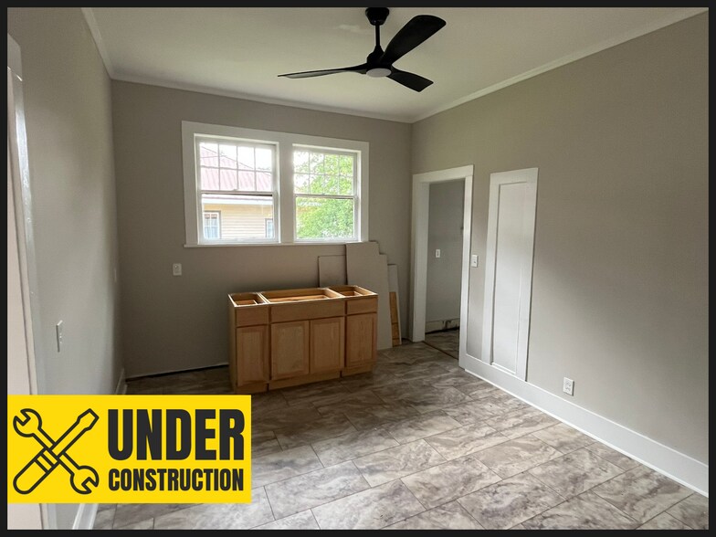 More Photos Of 406 S Lewis St, Lagrange Office For Lease