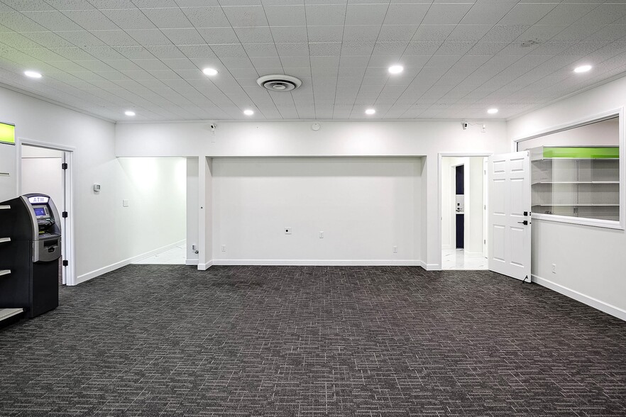 More Photos Of 2502 Leavenworth St, Omaha Light Manufacturing For Sale