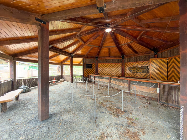 More Photos Of 46914 US-101, Bandon General Retail For Sale