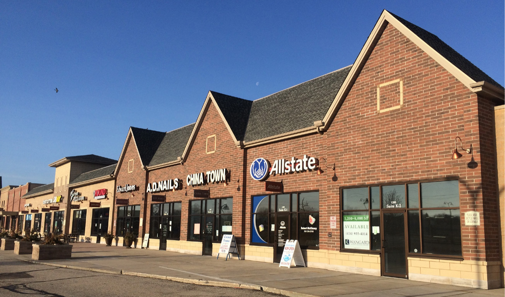 More Photos Of 1280-1300 Brown St, Oconomowoc Unknown For Lease